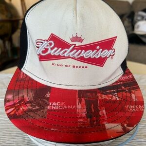 🍻 ♦️ Budweiser Red and White Cap
